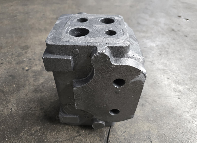 Custom ductile iron hydraulic valve block