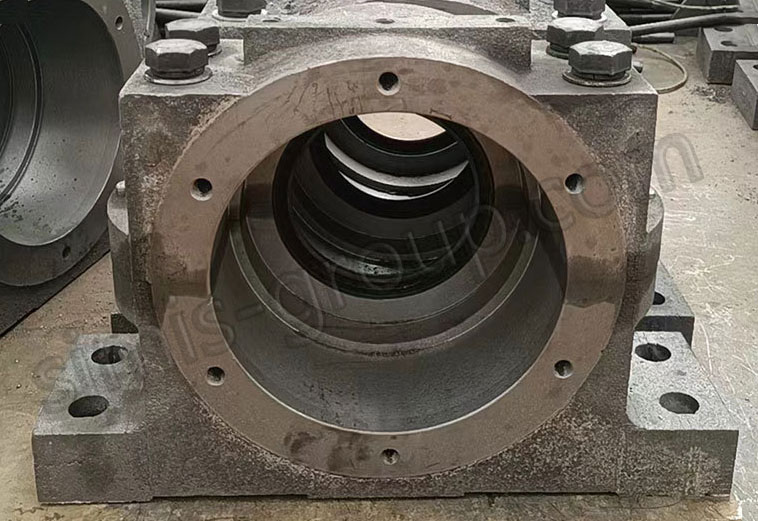 Cast iron bearing housing